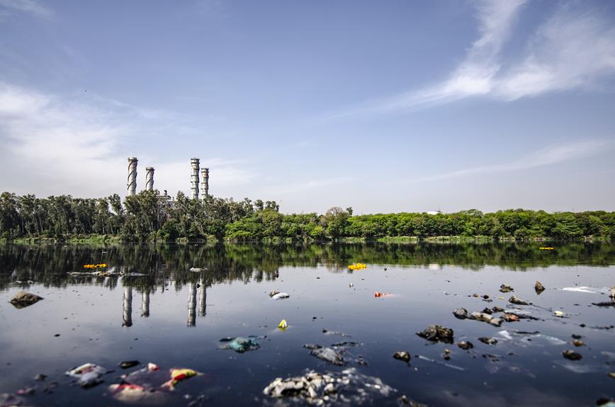advantages and disadvantages of water pollution