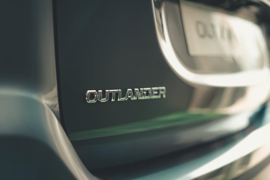 evaluating mitsubishi outlander s advantages and disadvantages