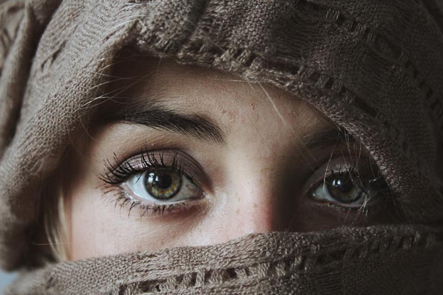 eye ointment at birth pros and cons