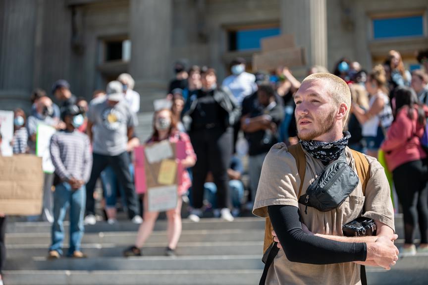 anarchy weighing benefits and drawbacks